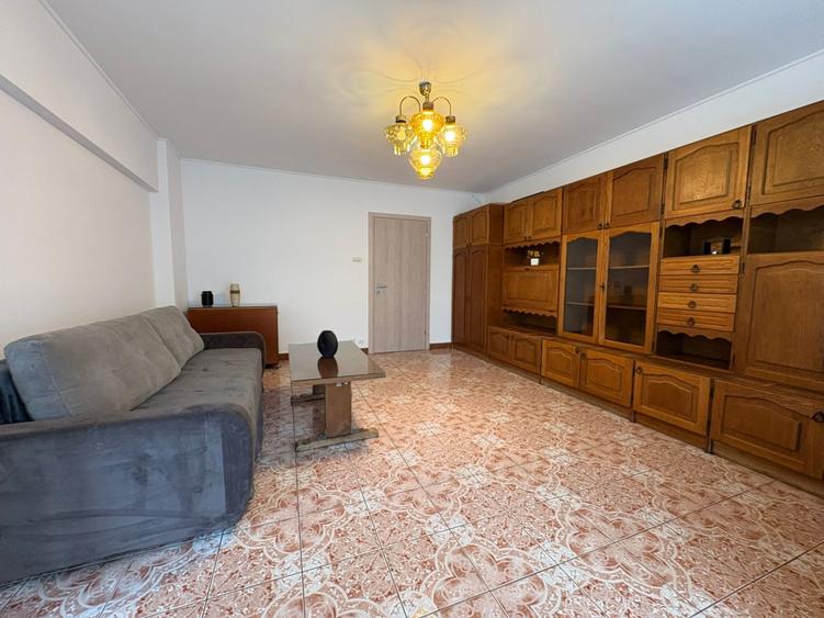 Apartament cu 3 camere decomandat, mobilat în Lujerului