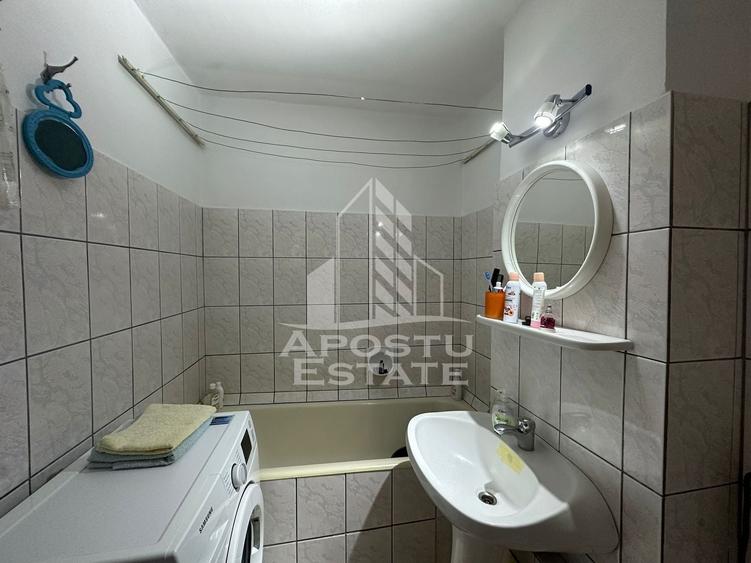 Apartament cu 3 camere decomandat, mobilat în Micălaca
