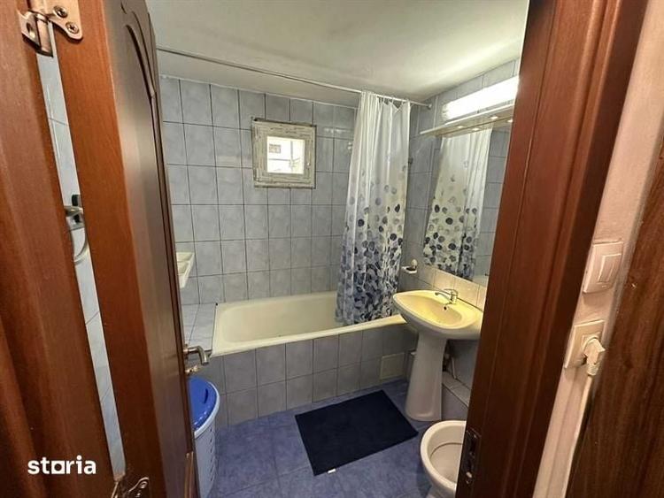 Apartament cu 4 camere semidecomandat în Pantelimon