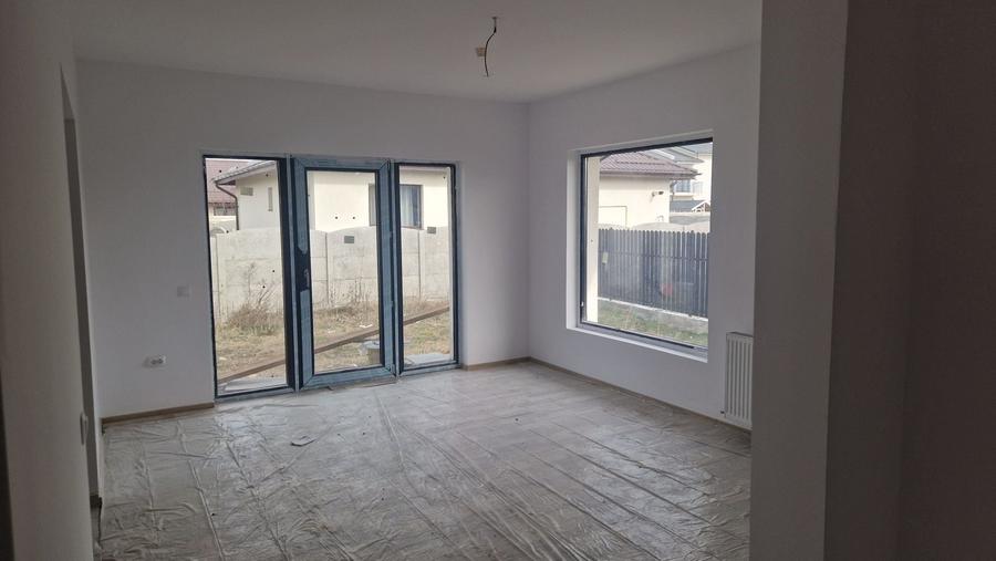 Casă cu 3 camere în Central