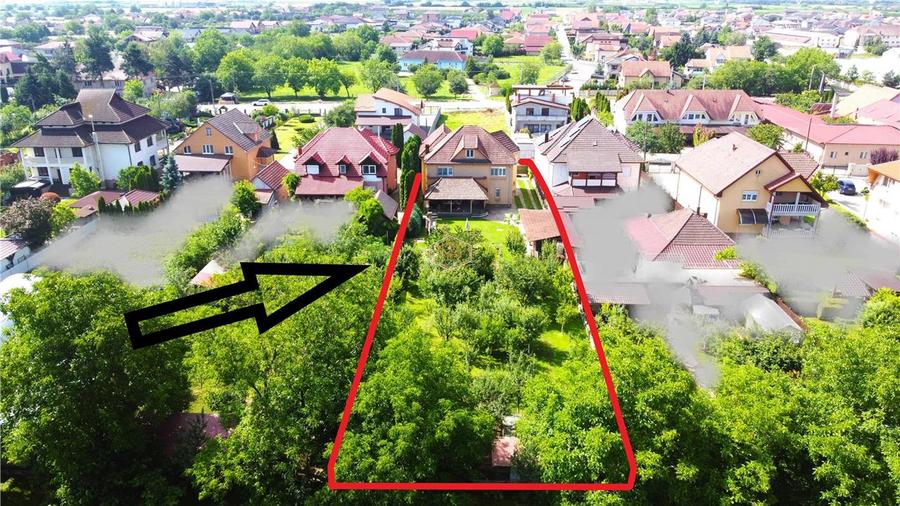 Casă individuală cu 7 camere cu Teren 1384 Mp în Vest