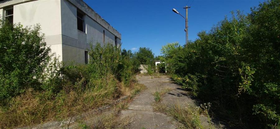 Spațiu comercial, de 721 mp, în Periferie