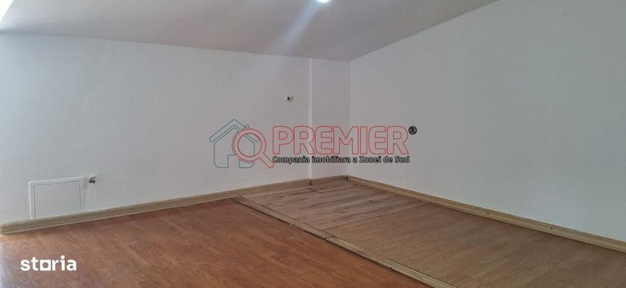 Apartament cu 4 camere în Calea Călărașilor