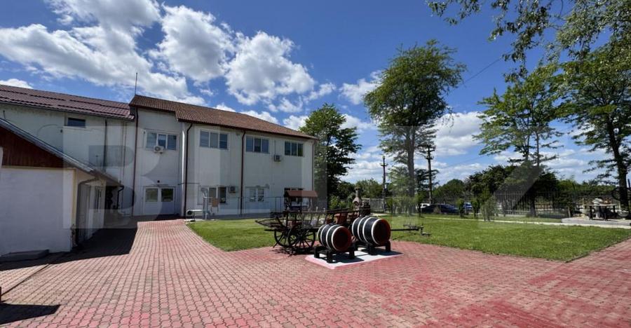 Spațiu comercial, de 1,600 mp, în Răcarii de Jos