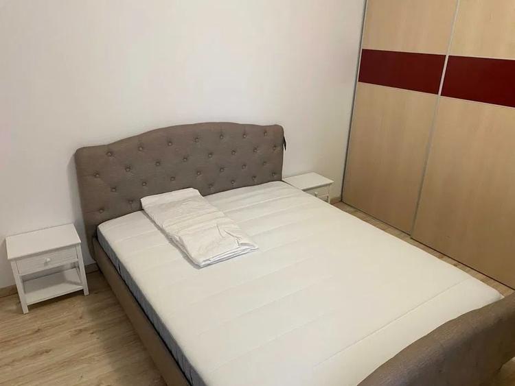 Apartament cu 2 camere semidecomandat, mobilat în Băneasa