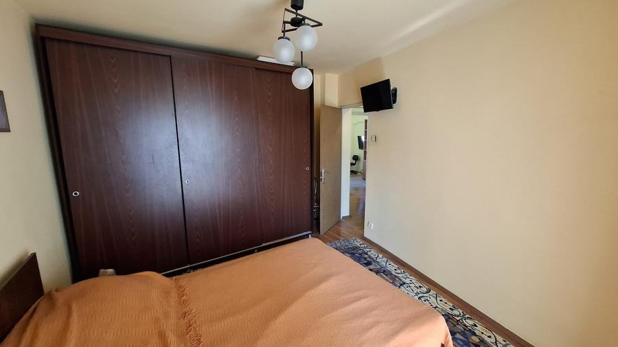 Apartament cu 3 camere decomandat, mobilat în Dristor