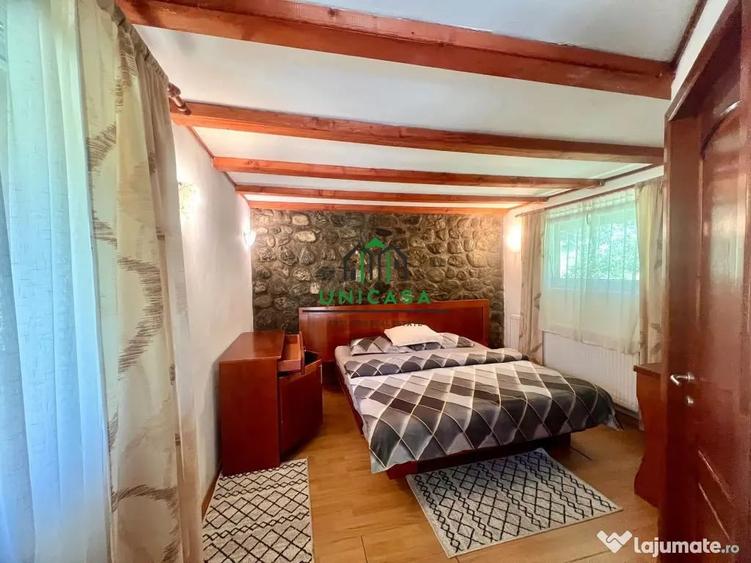 Casă cu 7 camere cu Teren 2560 Mp în Voineșița