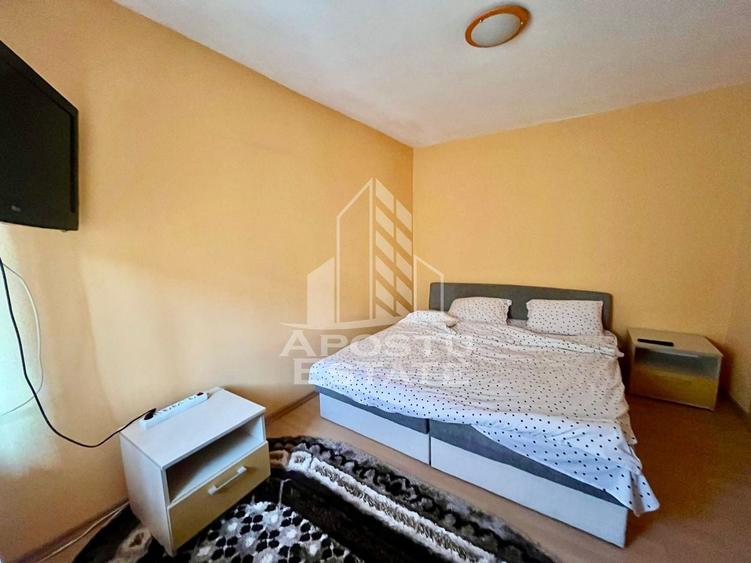 Apartament cu 3 camere decomandat, mobilat în Aradului