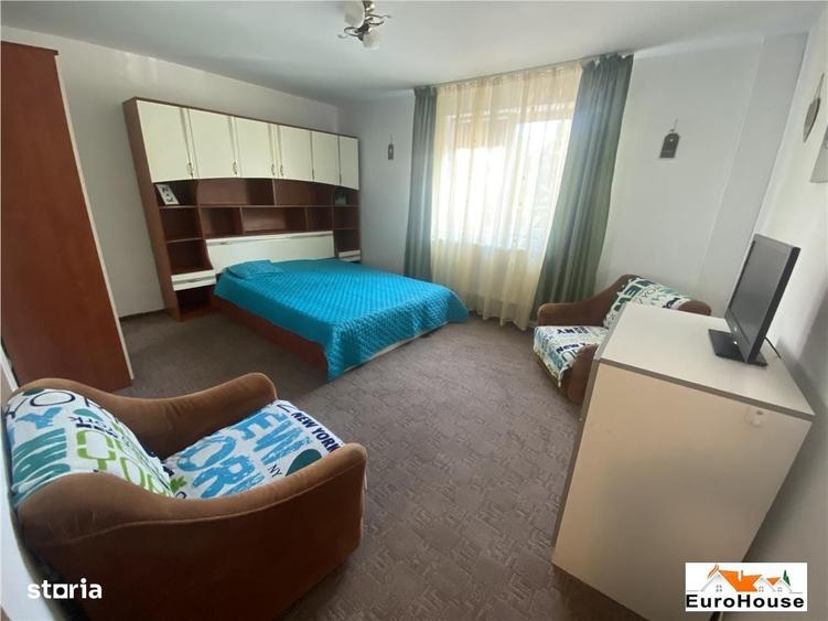 Apartament cu 2 camere decomandat în Cetate
