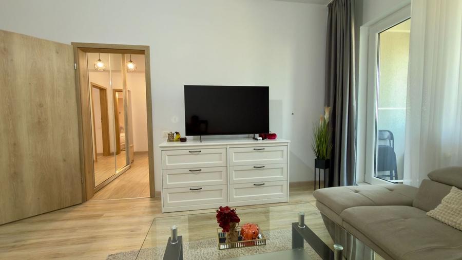 Apartament cu 2 camere decomandat, mobilat în Păcii