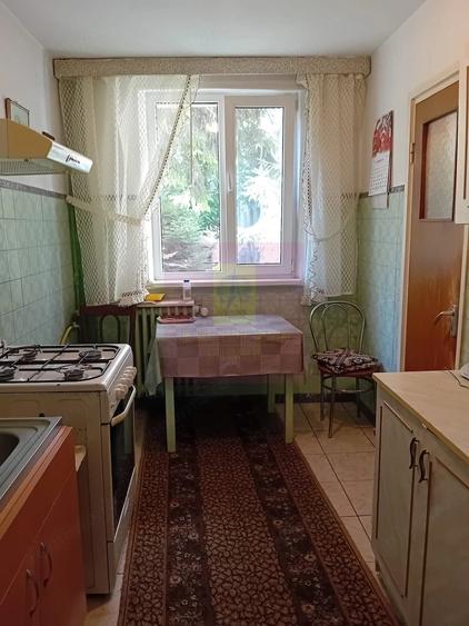 Apartament cu 4 camere decomandat în Brâncoveanu