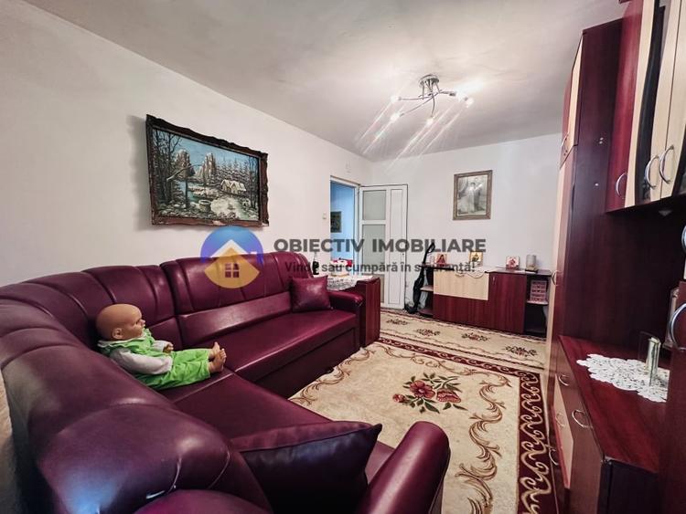 Apartament cu 3 camere semidecomandat în Dărmănești
