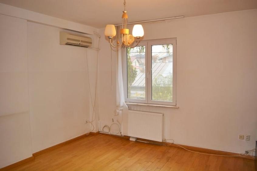 Casă cu 4 camere cu Teren 60 Mp în Unirii