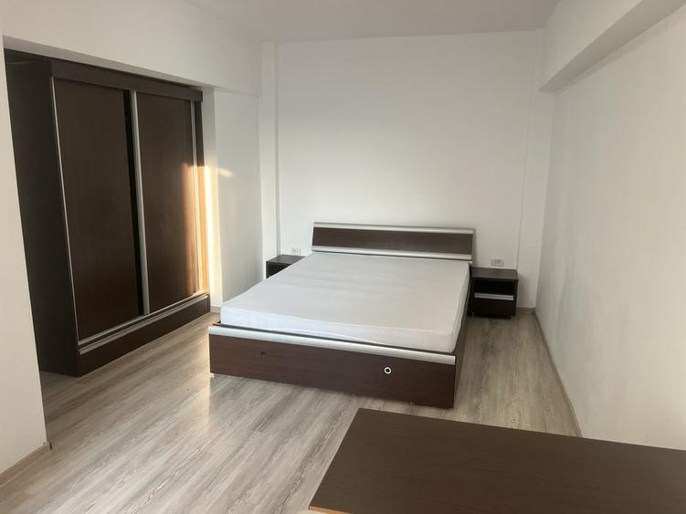 Apartament cu 2 camere decomandat în Exterior Vest