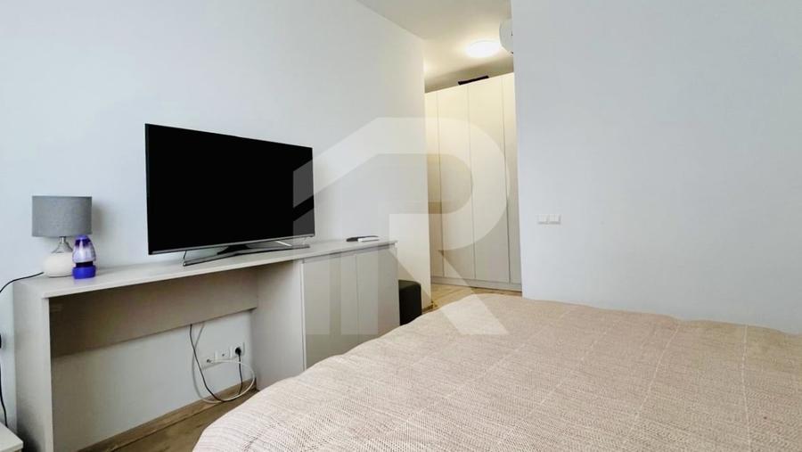 Apartament cu 4 camere semidecomandat în Băneasa
