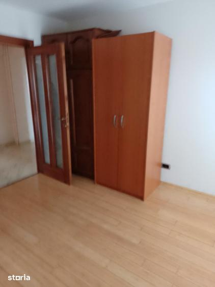 Apartament cu 4 camere în Decebal