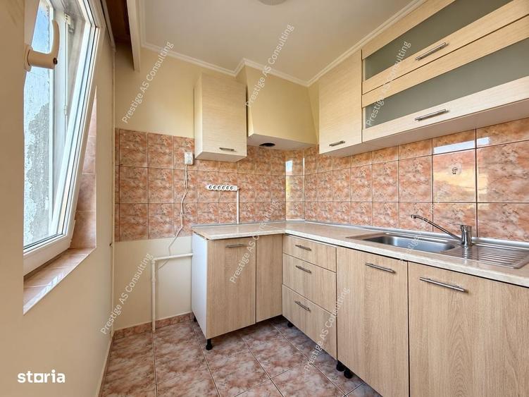 Apartament cu 3 camere semidecomandat în Șagului