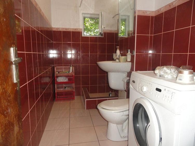 Apartament cu 4 camere decomandat în Micălaca