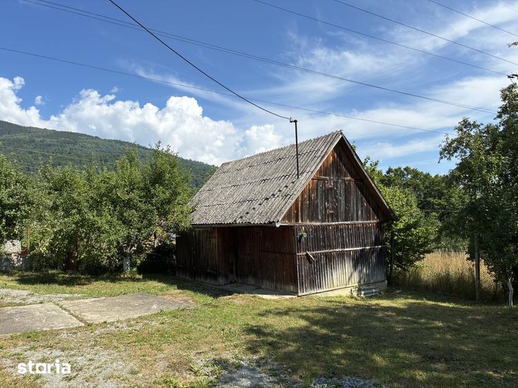 Casă cu 4 camere cu Teren 1300 Mp în Băi