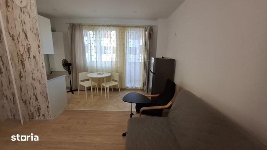 Garsonieră în Vest