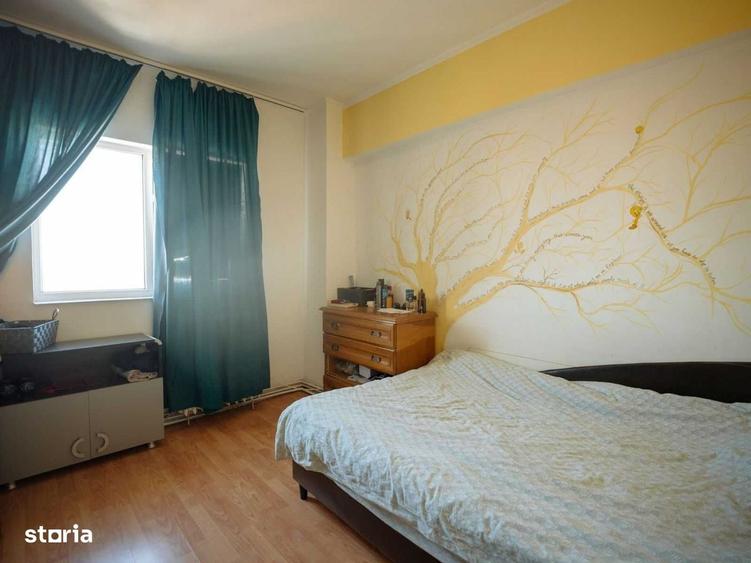 Apartament cu 4 camere în Mărgeanului