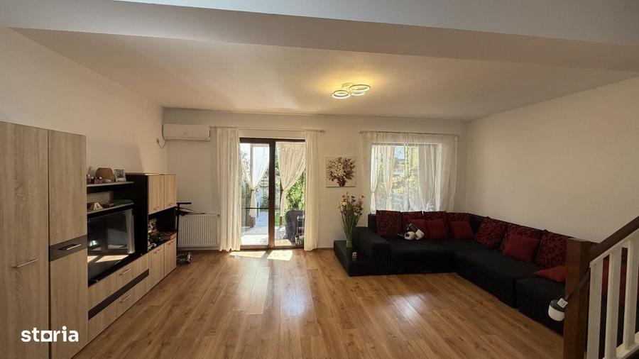 Casă cu 4 camere în Central