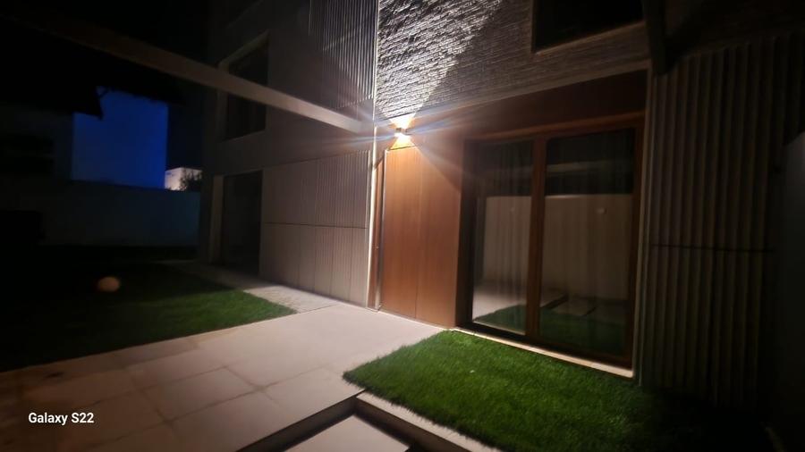 Casă individuală cu 5 camere cu Teren 425 Mp în Central