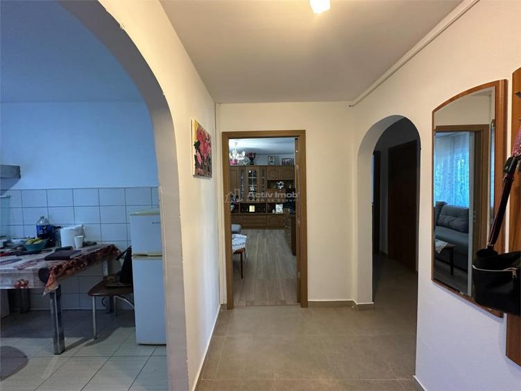 Apartament cu 3 camere decomandat în Central