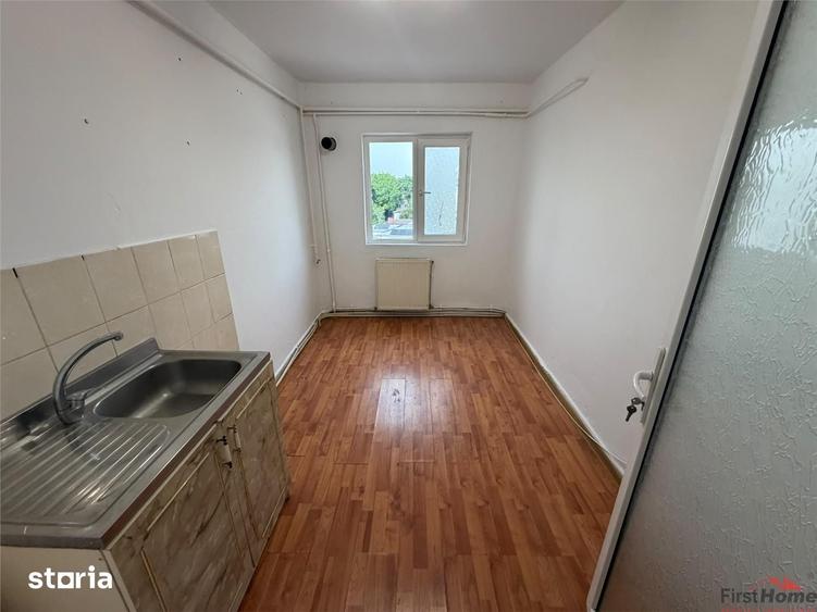 Apartament 2 camere, 58 mp, etaj 3 cu acoperis, zona Scoala 2 - 5