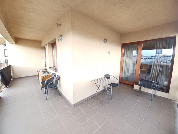 Apartament cu 3 camere decomandat, mobilat în Piața Cluj