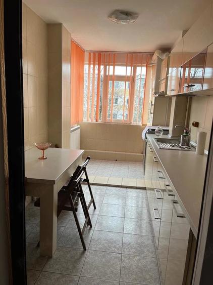 Apartament cu 2 camere decomandat în Micro 17