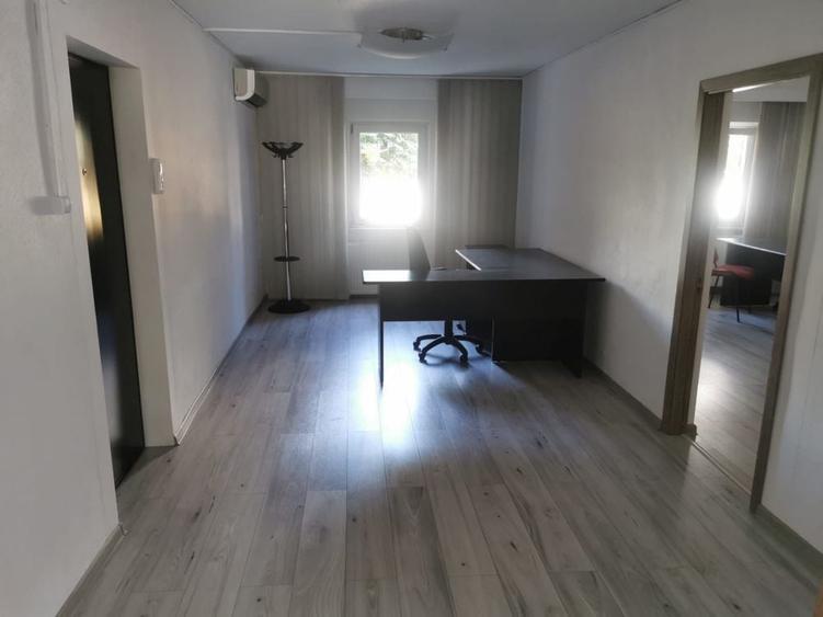 Apartament cu 4 camere decomandat în Exterior Vest