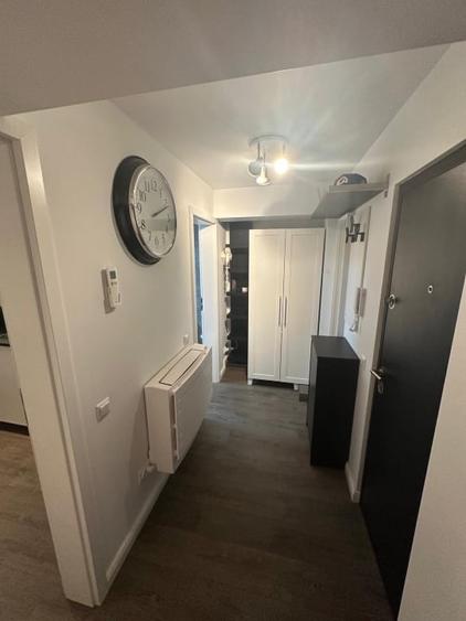 Apartament cu 2 camere semidecomandat, mobilat în Central