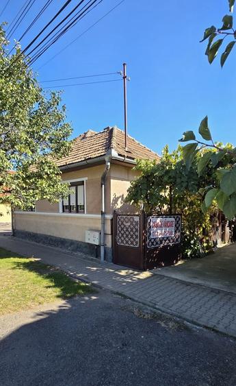 Casă cu 3 camere în Central