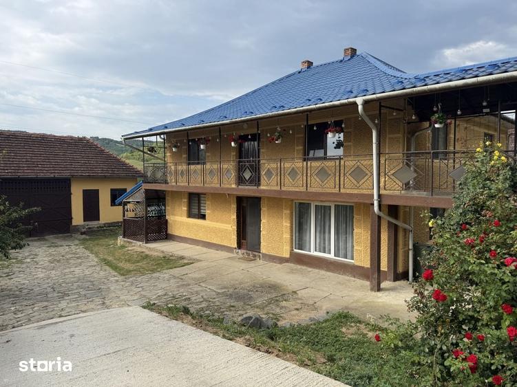 Casă cu 6 camere cu Teren 1000 Mp în Central