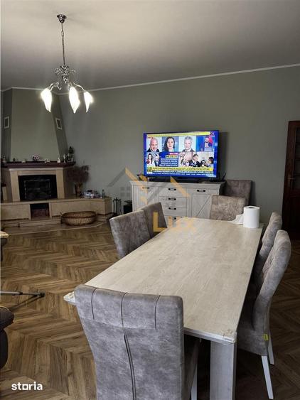 Casă cu 7 camere cu Teren 1800 Mp în Săsar
