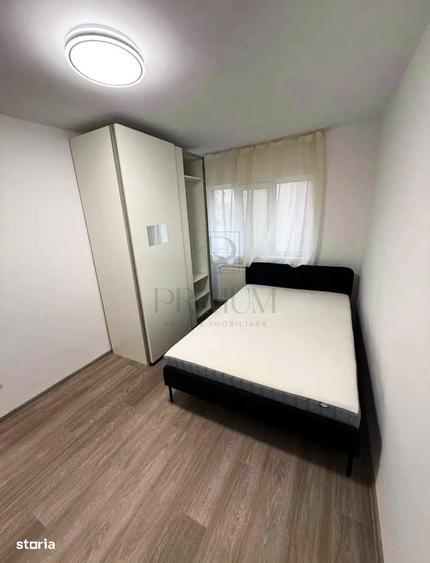 Apartament cu 3 camere semidecomandat în Dâmbovița