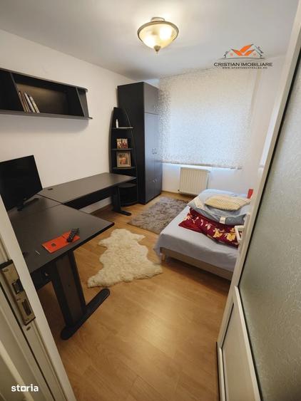 Apartament cu 3 camere decomandat în Central
