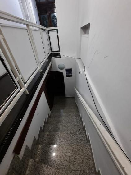 Apartament cu 5 camere semidecomandat în P-ța Victoriei