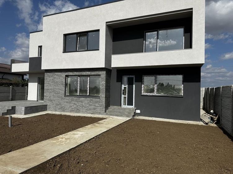 Casă cu 4 camere în Central