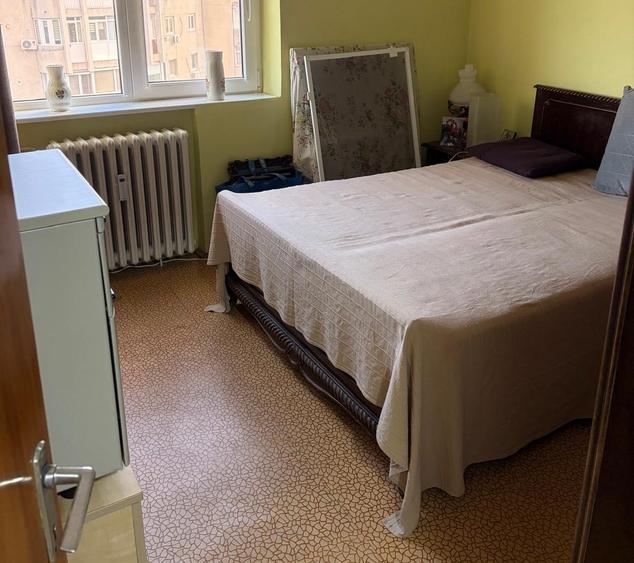 Apartament cu 3 camere decomandat în Tineretului