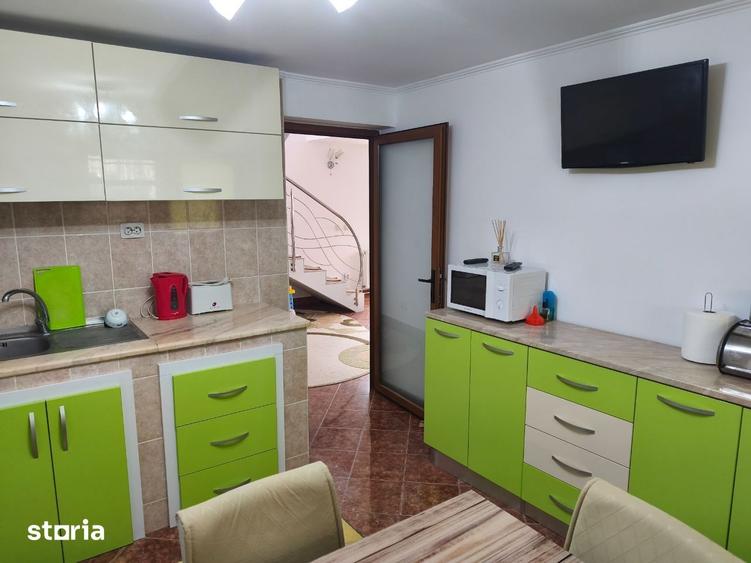 Casă cu 5 camere cu Teren 145 Mp în Vlădesti