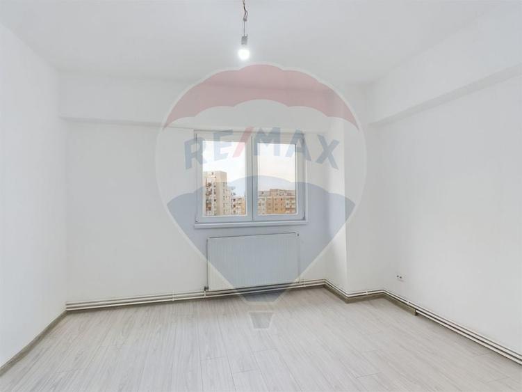 Apartament cu 4 camere decomandat în Centrul Civic