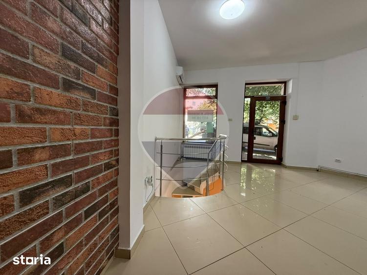Spațiu comercial, de 74 mp, în Central