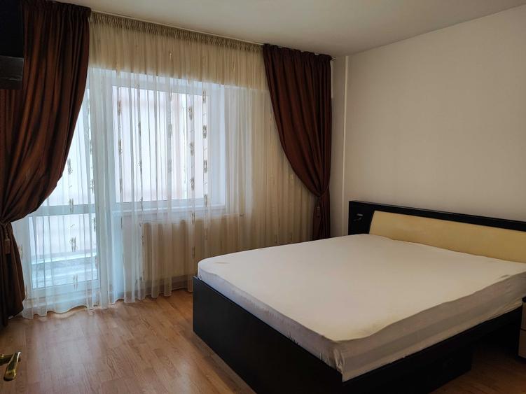 Apartament cu 3 camere decomandat în Exterior Vest