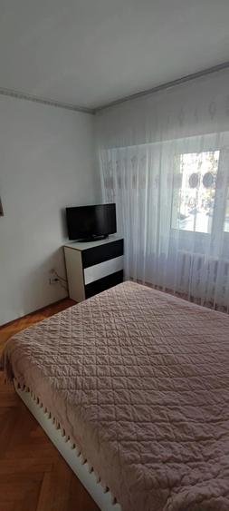 Apartament cu 4 camere decomandat în Dacia