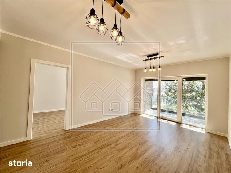 Apartament cu 3 camere decomandat în Cristian