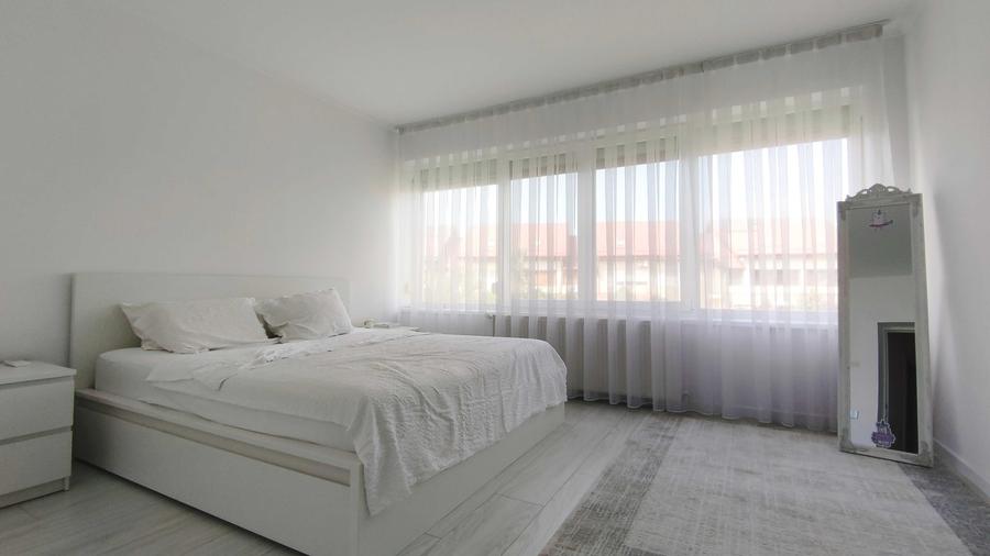 Casă cu 3 camere cu Teren 30 Mp în Exterior Vest