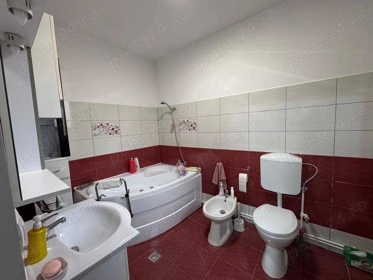 Casă cu 4 camere în Central