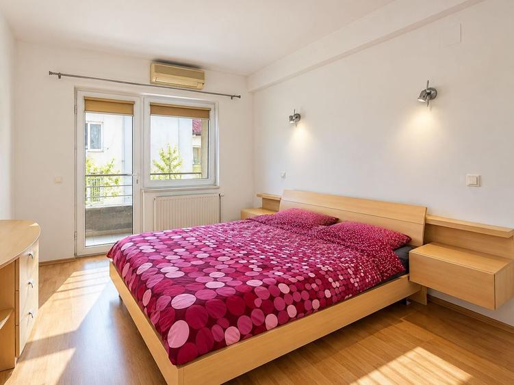 Apartament cu 3 camere decomandat, mobilat în Primăverii